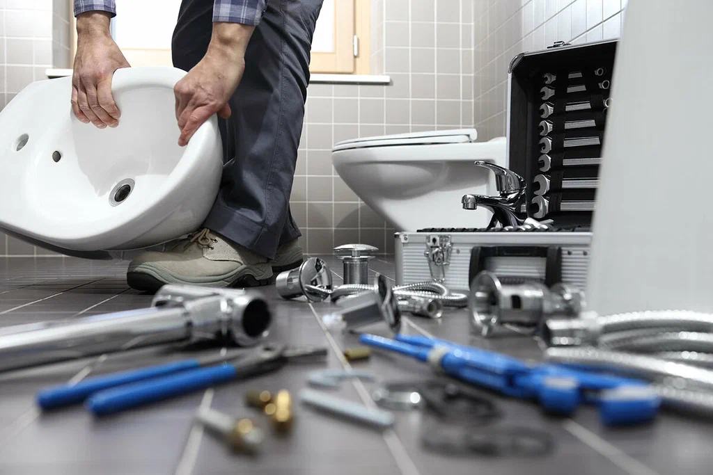 Professional bathroom plumbing repair in West Covina